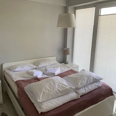 Apartamentowiec Amon Przy Plazy 4 * Дарлувко
